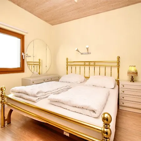 In Schצnberg With Jacuzzi Ferienhaus Schoenberg