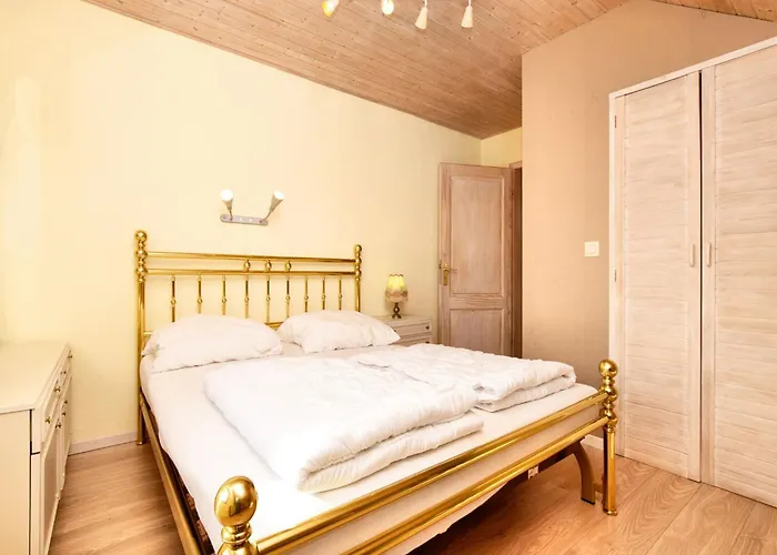 Hébergement de vacances In Schצnberg With Jacuzzi