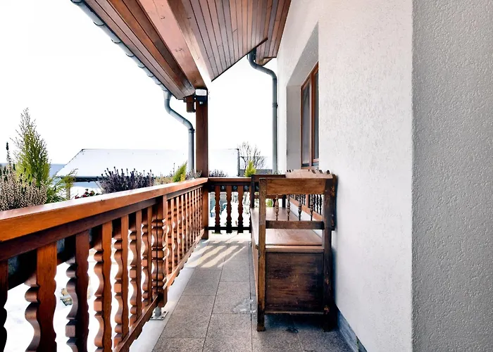 In Schצnberg With Jacuzzi Schoenberg